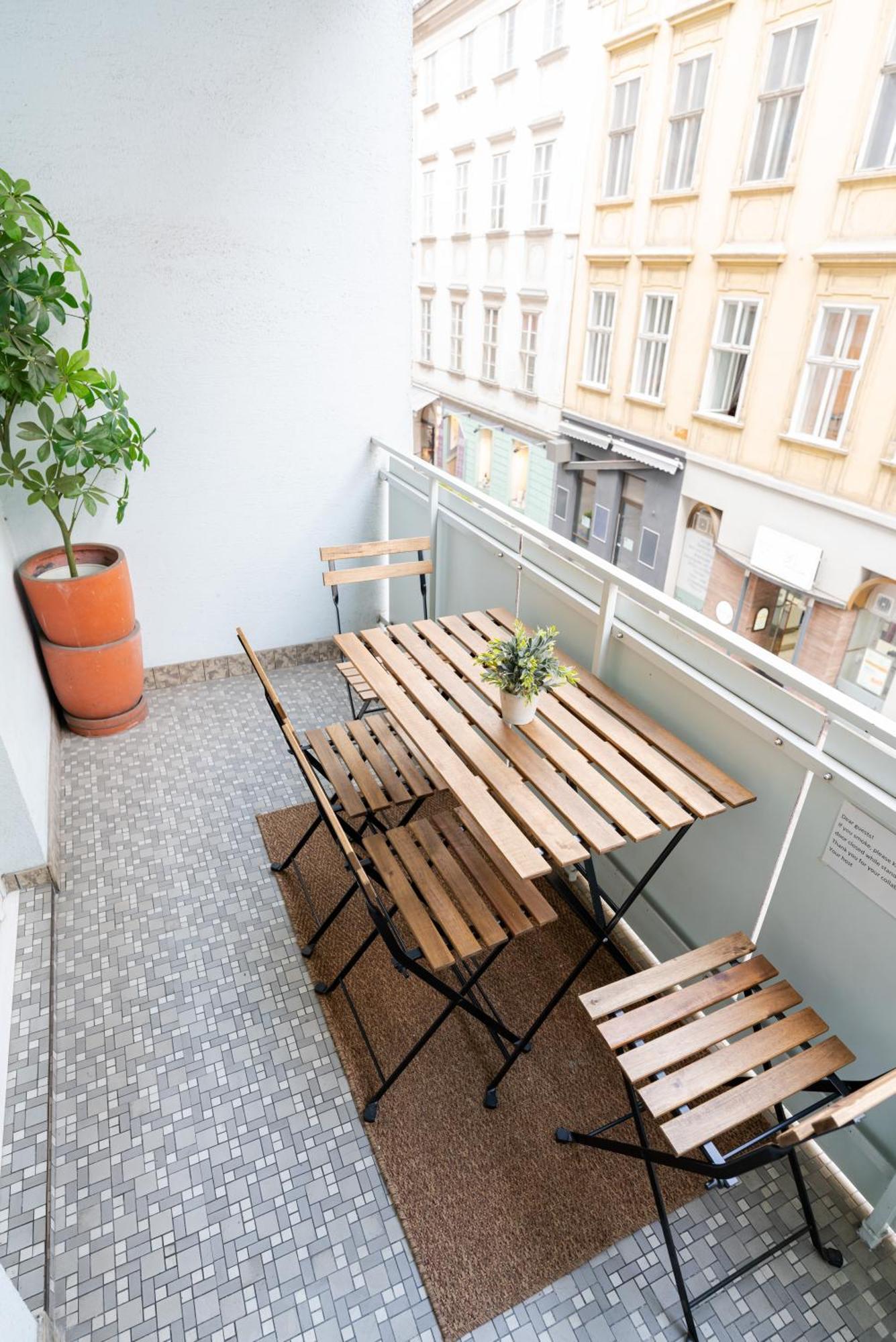 וינה Central Living Apartment Opera מראה חיצוני תמונה